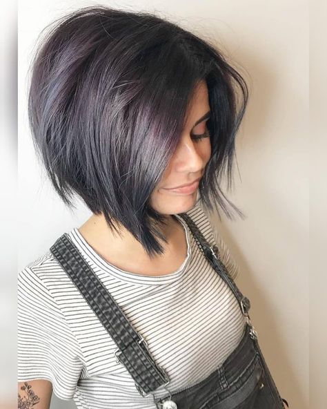 Haircuts For Small Faces, Straight Bob Haircut, Kort Bob, Κούρεμα Bob, Inverted Bob Haircuts, Straight Bob Hairstyles, New Short Hairstyles, Short Haircut Styles, Bob Hairstyles For Thick