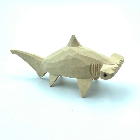 Simple Whittling Projects, Small Wood Carving, Wood Whittling, Widdling Wood, Widdling Wood Ideas Easy, Shark Wood Carving, Baby Abstract Art, Wooden Shark, Carved Fish Wooden