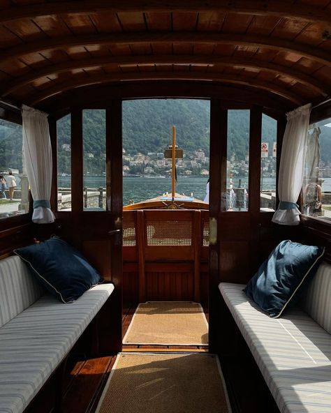 Boat Travel Aesthetic, Old Money Hamptons Aesthetic, Speedboat Aesthetic, Luxury Yacht Aesthetic, Old Money Travel, Luxury Sailing Yachts, Hamptons Aesthetic, Ferrari Cars, White Ferrari