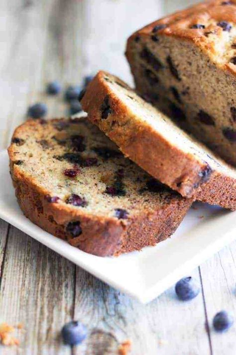 Homemade Blueberry Banana Bread - My Zen Kitchen Skinnytaste Breakfast, Baking With Applesauce, Moist Bread, Baked Breads, Chocolate Covered Katie, Blueberry Banana Bread, Blueberry Bread, Eating Breakfast, Healthy Blueberry