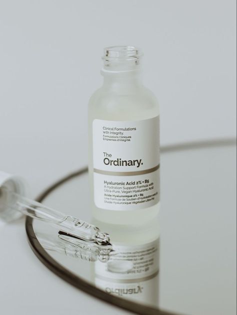 Ordinary Product Photography, The Ordinary Skincare Photography, The Ordinary Photoshoot, Cosmetics Photoshoot Ideas, The Ordinary Product Photography, Serum Photography Ideas, Ugc Content Ideas Skincare, Ugc Cosmetic, Product Photography Skincare