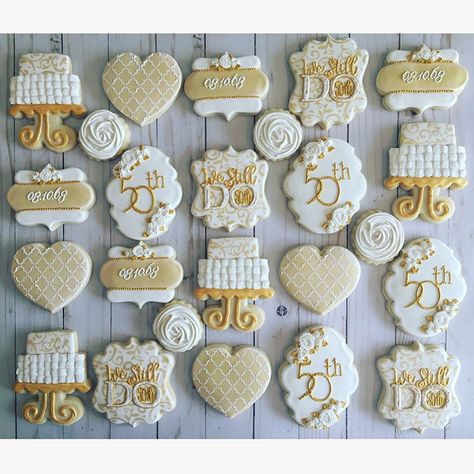 Diane Marston (@cookiecamelot) • Instagram photos and videos 50th Wedding Anniversary Cookies Decorated, 50th Wedding Anniversary Cupcakes, 60 Anniversary Cookies, Anniversary Decorated Cookies, 50th Anniversary Cookies Decorated, 50th Wedding Anniversary Cookies, Anniversary Cookies Decorated, Cookies Tattoo, Anniversary Sugar Cookies