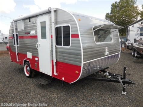 New 2016 Riverside RV White Water Retro 177SE For Sale by ... Used Camping Trailers, Camping Trailer For Sale, Retro Trailers, Small Camper Trailers, Retro Trailer, Camper Trailer For Sale, New Travel Trailers, Retro Camping, Vintage Caravans