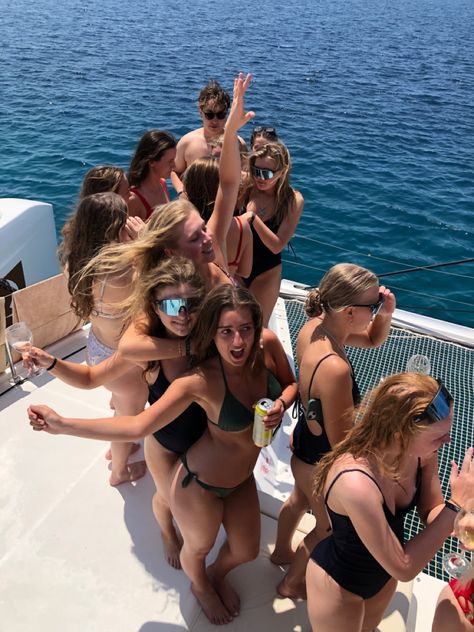 Croatia Party, Ibiza Boat Party, Sailing Party, Girls Beach Trip, Ibiza Party, Teen Fun, Boat Party, Summer Solstice, Friend Photoshoot