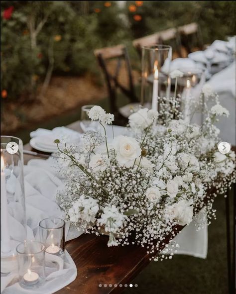 White Rose Centerpieces, Gypsophila Wedding, Wedding Script, White Roses Wedding, Rose Centerpieces, All White Wedding, Portugal Wedding, Black White Wedding, White Wedding Flowers