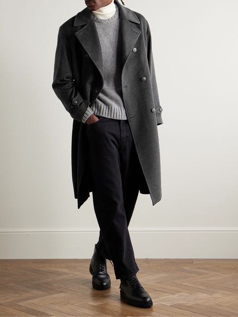 Saman Amel believes that simplicity and sophistication go hand in hand, which explains the Scandinavian brand's penchant for clean lines and muted colour palettes. This overcoat is made from cashmere that’s brushed for added softness and features a double-breasted front and notched lapels. Fantasy Winter Coat Male, British Clothing Men, Academic Fashion Men, Modern Clothes Men, Gray Coat Outfit Men, Men Overcoat Outfit, Overcoat Outfits Men, Men’s Autumn Fashion, Black Overcoat Men Outfit