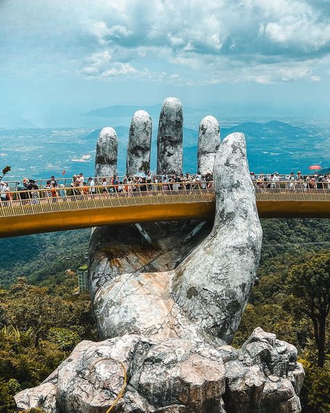 Has anyone touched this hand? 📍Golden Hand Bridge, Da Nang 📸: @vietnammoment Golden Hands Bridge, Banpo Bridge, Golden Hands Bridge Vietnam, Ba Na Hills, Vietnam Hand Bridge, Hand Bridge Vietnam, Padma Bridge Bangladesh, Dragon Bridge Vietnam, Golden Bridge