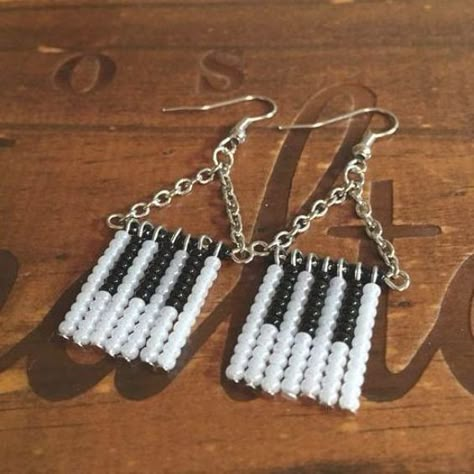 Hoop Earrings Diy, Seed Beaded Earrings, Anting Manik, Beaded Earrings Diy, Music Jewelry, Piano Keys, Earrings Diy, Beaded Earrings Patterns, Homemade Jewelry