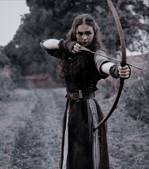 Archery Aesthetic, Medieval Girl, Medieval Aesthetic, Fairytale Aesthetic, Royalty Aesthetic, Royal Aesthetic, Book Trailer, Bow And Arrow, Warrior Girl