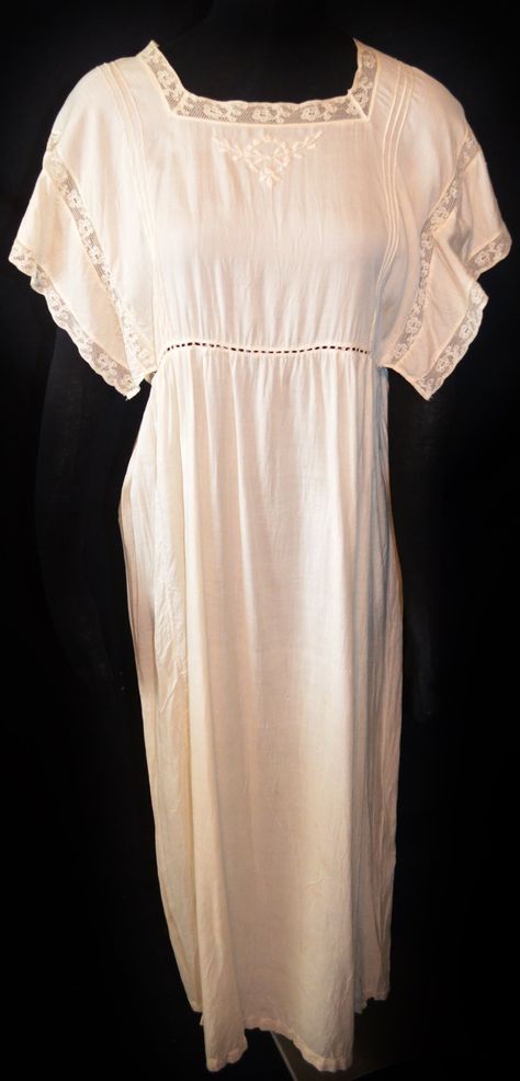 1920s Silk Nightgown 1920 Nightgown, 1920s Nightgown, 1930s Nightgown, Victorian Life, Silk Nightgown, Story Prompts, Bright Star, Gorgeous Clothes, Fashion Night