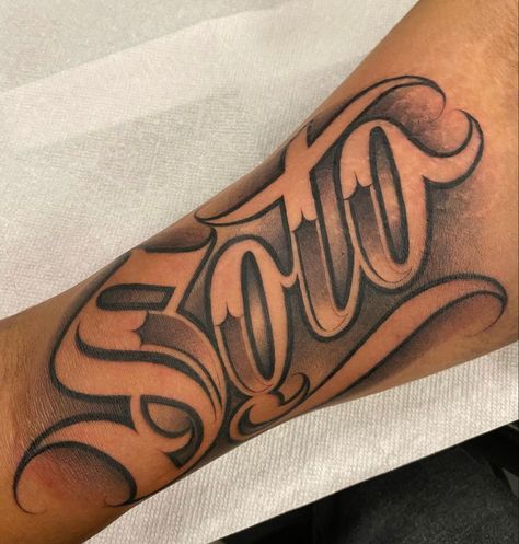 Tattoo Nombres, Forearm Name Tattoos, Rib Tattoos For Guys, Bicep Tattoo Men, Christ Tattoo, Tattoo Lettering Design, Cursive Tattoos, Chicano Tattoos, Bicep Tattoo