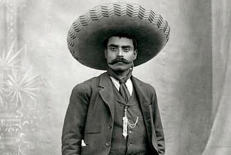 ¿Quién era Emiliano Zapata?|En Profundidad|teleSUR Mexican Mustache, Francisco Villa, Mexican Revolution, Mexican Army, Mexico History, Pancho Villa, Mexican Men, American Freedom, Card Sleeves