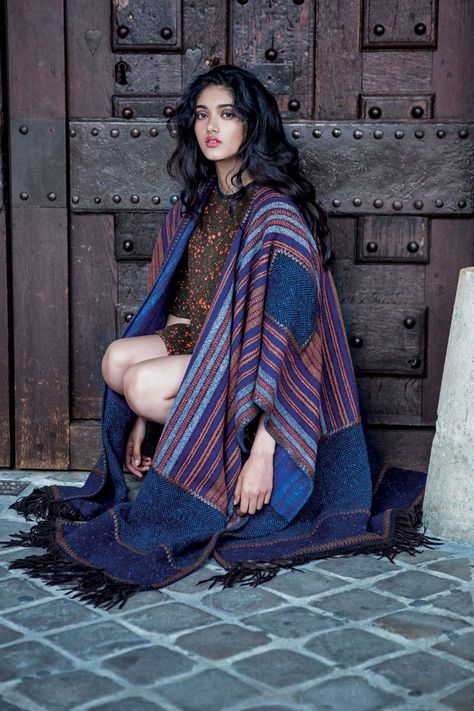 Neelam Gill Neelam Gill, American Indian Girl, 2010s Fashion, Desi Fashion, Winter Blues, 2015 Fashion, Modest Fashion, Indian Fashion, Fashion Models