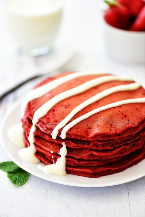 Red Pancakes, Ihop Food, Velvet Desserts, Easy Red Velvet, Cake Pancakes, Red Velvet Pancakes, Flavored Pancakes, Red Velvet Recipes, Cinnamon Roll Pancakes