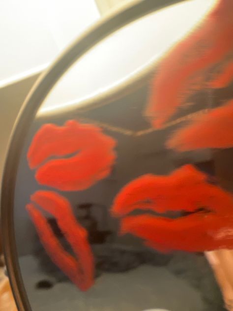 Femme Fatale Bedroom Aesthetic, Lipstick Kiss On Mirror Aesthetic, Kisses Mirror, Lipstick Mirror Writing Aesthetic, Lipstick On Mirror Aesthetic, Lipstick On Mirror, Red Lipstick Writing On Mirror, Red Lipstick On Mirror, Mirror Kisses