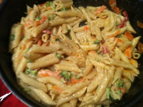 This was yummy and very easy. Everybody liked it, too! One Pot Alfredo, Summer Pasta Recipes, Pampered Chef Recipes, One Pot Pasta Recipes, Easy One Pot Meals, One Pot Pasta, One Picture, Creamy Pasta, Sheet Pan Recipes