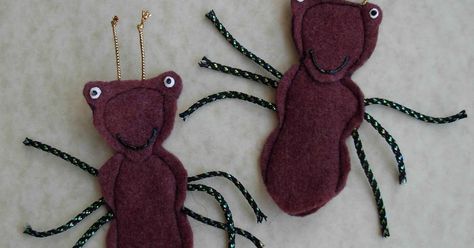 These little pests may actually be welcome guests at the summer picnic!   Fun to make for party favors or just because!  Great with insect,... Felt Insects Free Pattern, Felt Insects, Insects Crafts, Finger Puppet Patterns, Felt Puppets, Flannel Boards, Insect Crafts, Puppets For Kids, Insects Theme