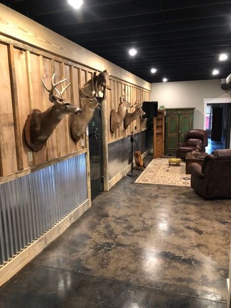 Finished Rustic Basement Ideas, Bedroom Deer Mount, Country Man Cave Ideas, Country Garage Interior, Man Cave Country Style, Rustic Shop House Interiors, Rustic Mancave Ideas, Cabin Style Basement, Concrete Floors Design