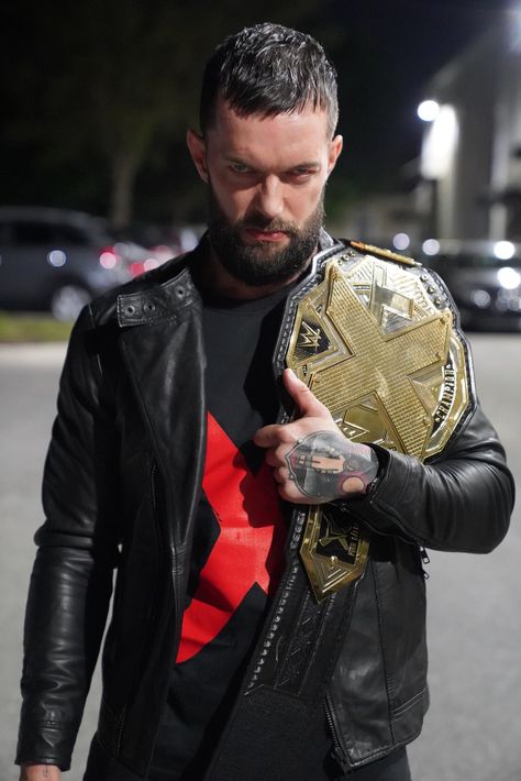 Finn Bàlor #NXTTakeOver Wwe Finn Balor, Balor Club, Nxt Takeover, Wrestling Posters, Japan Pro Wrestling, Wrestling Stars, Finn Balor, Wwe World, Wwe Roman Reigns