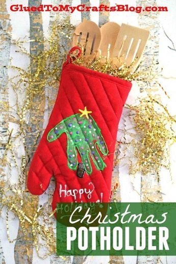 Christmas Kids Crafts Gifts, Fingerprint Ornaments, Christmas Fingerprint, Preschool Christmas Gifts, Handmade Kids Gifts, Family Gift Baskets, Handprint Christmas Tree, Christmas Potholders, Girls Crafts