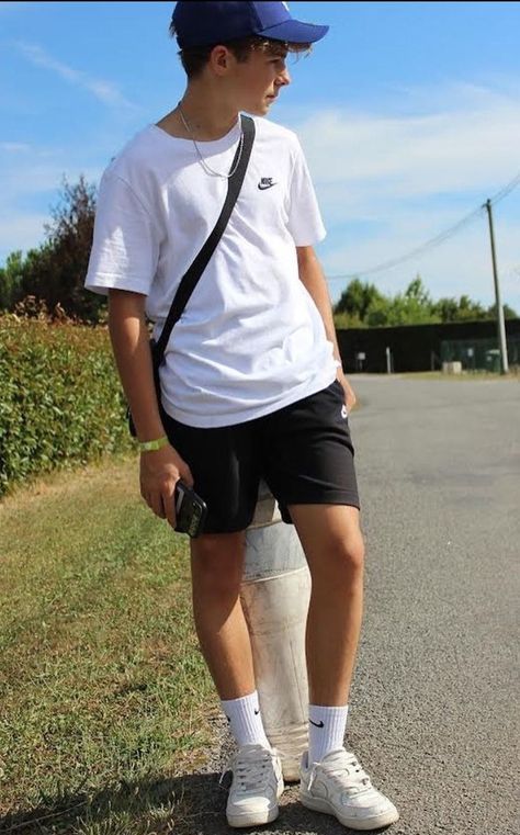 Teenage Guy Outfits Aesthetic, Male Back To School Outfit, Guy Athletic Outfits, Summer Clothes For Guys, Teenage Boys Outfit Ideas, Back To School Outfits Highschool Men, Teen Boy Fashion Trends 2024, Teenage Boys Outfits, Trendy Boy Outfits Summer