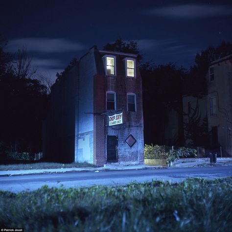 Mamiya C330, Patrick Joust, Cloudy Nights, Bar Exterior, City Architecture, Arte Horror, Night City, Night Photography, Night Time