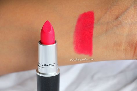 Mac Relentlessly Red, Perfect Pink Lipstick, Pink Lipstick Shades, Mac Lipstick Colors, Magic Makeup, Fall Lipstick, Revlon Super Lustrous Lipstick, Lipstick Palette, Lipstick Collection