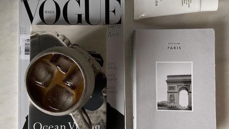 Coffee Books, Parisian Life, Nyc Life, Devil Wears Prada, Jane Birkin, Dream Lifestyle, Brown Aesthetic, Autumn Aesthetic, Gossip Girl