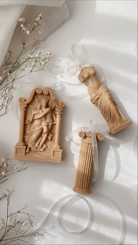 Greek Candles, Mold Candles, Venus Candle, Candle Logo Design, Candle Sculpture, Homemade Scented Candles, Candle Molds Diy, Candle Making Molds, Creative Candles