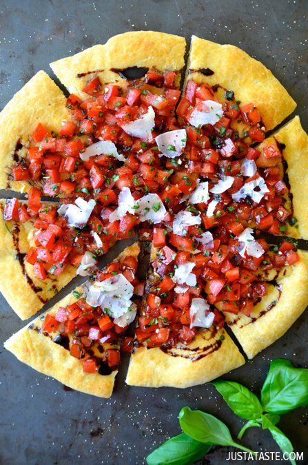 Bruschetta Pizza with Balsamic Syrup #recipe Vegetarian Bruschetta, Balsamic Syrup Recipe, Pizza Bruschetta, Balsamic Pizza, Gf Crust, Yakimeshi Recipe, Bruschetta Pizza, Italian Bruschetta, Balsamic Drizzle