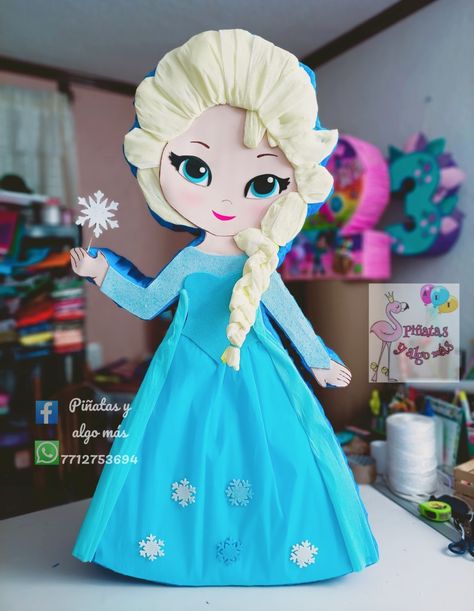 Frozen Theme Pinata, Frozen Birthday Piñata, Elsa Pinata Frozen, Pinata Elsa, Elsa Party Ideas, Elsa Pinata, Pinata Frozen, Frozen Pinata, Frozen Birthday Party Decorations