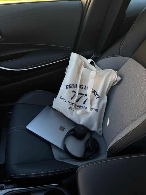 passenger seat, apple, macbook, headphones, airpods, tote bag, low exposure photo Car Passenger Seat Aesthetic, Low Exposure, Passenger Seat, My Dream Car, Apple Macbook, Car Seat, Macbook, Dream Cars, Car Seats