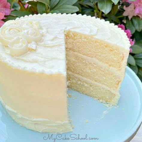 Chocolate Velvet Cake, Lemon Velvet Cake, White Velvet Cake, My Cake School, White Velvet Cakes, Velvet Cakes, Moist Vanilla Cake, Velvet Cake Recipes, Layered Cakes