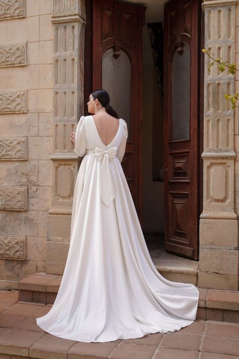 Wedding Dress Puffy Sleeves Plus Size, Plus Size Wedding Dress With Puffy Sleeves, Curvy Long Sleeve Wedding Dress, Plus Size Wedding Gowns With Sleeves, Wedding Gown For Chubby Brides, Simple Plus Size Wedding Dresses, Long Sleeve Satin Wedding Dress, Long Sleeve Wedding Dress Simple, Dress For Chubby