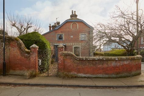 Elegant Country Home, Brick Decor, Swimming Pond, Elegant Country, Liverpool Street, Holiday Village, Victorian House, English Country House, Country Style Homes