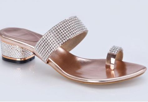 Bridal footwear embellished sandal Wedding Slippers For Bride Indian, Wedding Chappal For Bride, Stylish Shoes Heels, Bridal Sandals Heels, Shoes Images, Wedding Sandals For Bride, Indian Sandals, Bridal Footwear, Bride Sandals