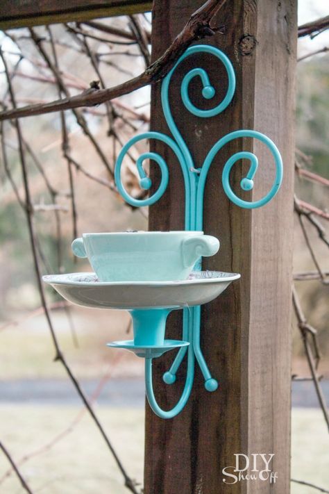 DIY tea cup candle sconce bird feeder tutorial @diyshowoff Tea Cup Candles Diy, Tea Cup Candle, Teacup Candles, Diy Bird Feeder, Tea Diy, Outdoor Crafts, Glass Garden Art, Diy Birds, Cup Crafts