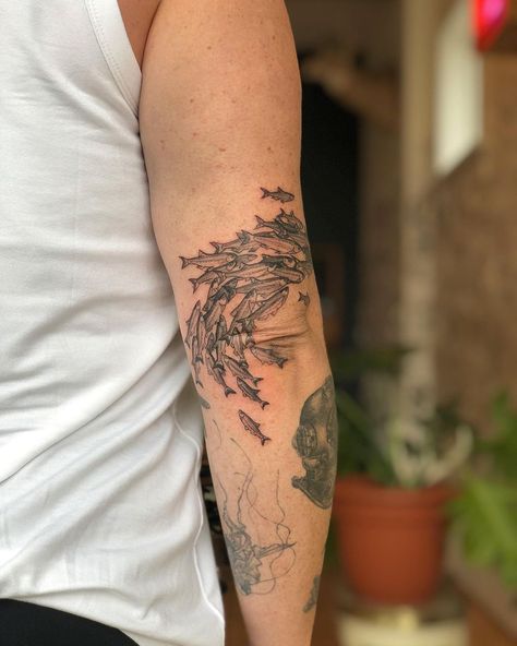 Elbow Nature Tattoo, Animal Elbow Tattoo, Ocean Elbow Tattoo, Science Tattoo Sleeve, Nature Elbow Tattoo, Fish Knee Tattoo, Elbow Tattoo Sleeve, Back Of Forearm Tattoos For Women, Wildlife Tattoo Sleeve