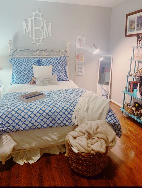 Roller Rabbit Quilt On Bed, Roller Rabbit Bedroom Blue, Blue Roller Rabbit Room, Roller Rabbit Bed, Roller Rabbit Bedroom, Roller Rabbit Bedding, Preppy Comforter, Lux Bedroom, Preppy Rooms