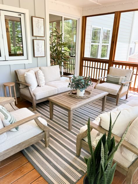 Porch Furniture Layout, Screened Back Porches, Screened In Porch Furniture, Screened Porch Decorating, Three Season Room, Sunroom Decorating, Patio Loveseat, Porch Furniture, Screened In Patio