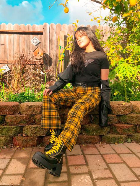 Yellow Plaid Boots, Platform Boots Photoshoot, Yellow Punk Outfits, Yellow Alt Outfit, Yellow Grunge Outfit, Plaid Pants Outfit Grunge, Yellow Plaid Pants Outfit, Winter Outfit Grunge, Yellow Boots Outfit