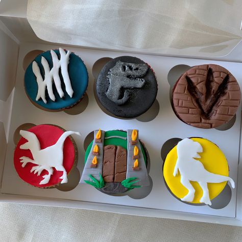 Jurassic World Cupcakes, Birthday Cupcakes Boy, 4th Birthday Boys, Tea Party Sandwiches, Jurassic Park Birthday, Party Sandwiches, Dinosaur Activities, Dinosaur Crafts, World Party