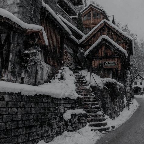 Cabin Castle, Aesthetic Cabin, Snowy Cabin, Cabin Aesthetic, Castle Aesthetic, Snowy Christmas, Dark Christmas, Winter Cabin, Winter Scenery