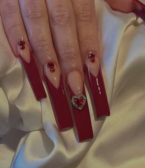 Red Fake Nails Designs, Red Nails Acrylic Design Simple, Glam Red Nails, Red Nail Sets Long, Red Gem Nails, Sweet 16 Nails, 16 Nails, Quinceanera Nails, Drip Nails