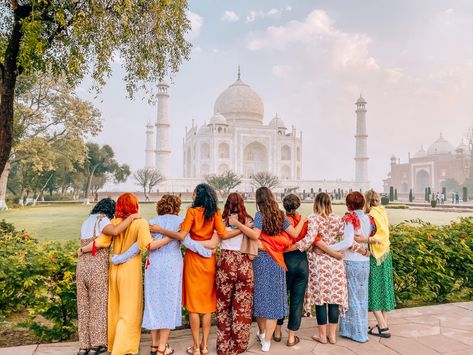 What to Wear in India as a Tourist to Feel Comfortable & Safe! - The Wandering Quinn Travel Blog What To Wear In India, Tourist Outfit, Packable Rain Jacket, India Dress, Visit India, Tourist Guide, India Tour, Gym Pants, Baggy Trousers