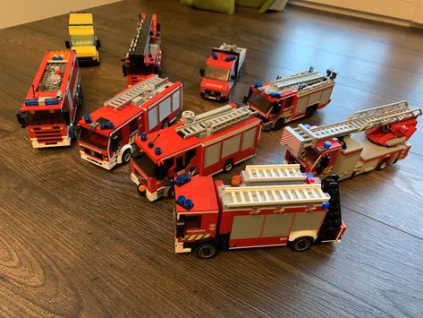 Lego City Fire Truck, Lego Hospital, Lego Tractor, Fete Emo, Lego City Fire, Lego Fire, Lego City Sets, Lego Truck, Lego Army