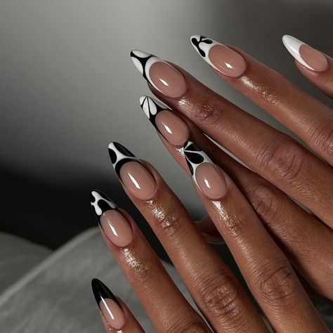 31 Cute Black and White Nails for A Classy Manicure Inspo Fun Black And White Nails, White And Black Nails Short, Black And White Nail Designs Simple, Nails Inspo Summer 2024, Long Classy Nails, Classy Black And White Nails, Simple Black And White Nails, Simple Nail Designs Classy, Cute Black And White Nails