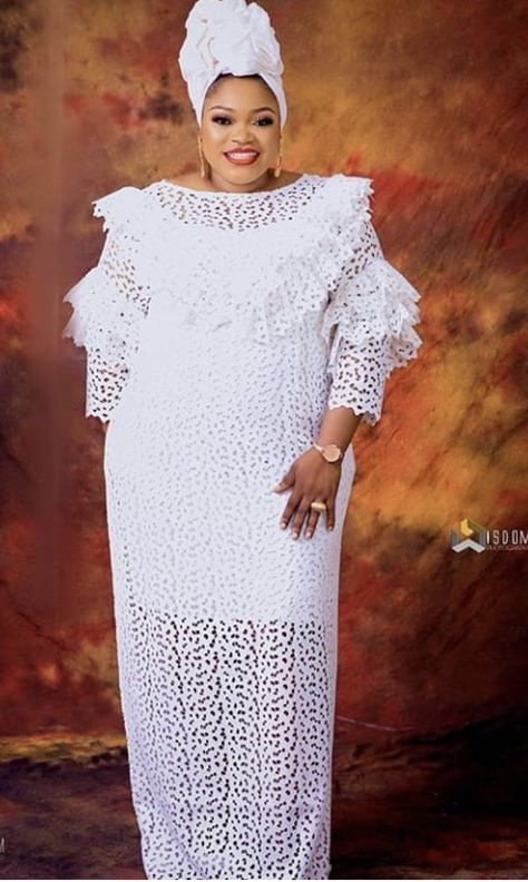 White Lace Kaftan Styles Nigerian, White Bubu Gown Styles Lace, Lace Bubu Gown Styles Nigerian, White Lace Dress Styles Nigerian, White Lace Styles, Lace Styles For Ladies, Lace Bubu, Bubu Kaftan Styles, Women Gown