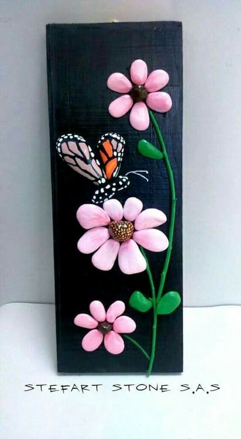 Art Pallet, Art Coquillage, Butterfly And Flowers, Rock Flowers, Art Stone, Rock And Pebbles, Painting Rocks, Hand Painted Stones, Rock Painting Designs