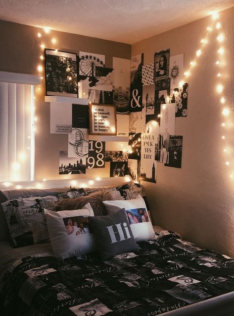 Small Room Ideas Black Aesthetic, Tomboy Bedroom Ideas, Tomboy Room Ideas, Red Dorm Room, Tomboy Bedroom, Kitchen Remodel Boho, Red Dorm, Teenager Bedroom Design, Teen Room Designs